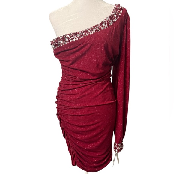 Jodi Kristopher lined one shoulder with jewels & sequins in a wine color size XL - Picture 1 of 14